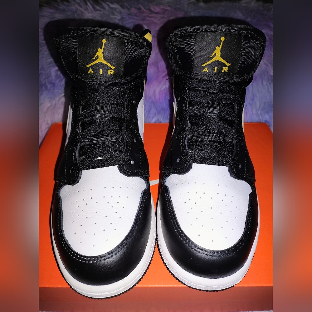 Nike Mid Air Jordan
